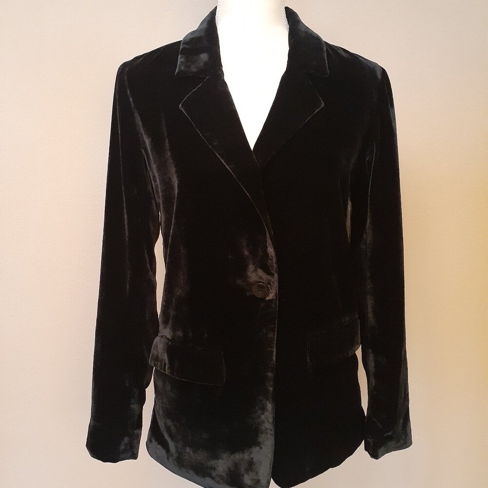Chelsea 28 Velvet Blazer  NWT